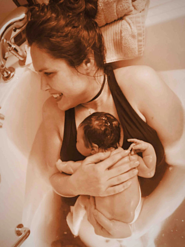 Water birth | Hypnosis Tampa | HypnoBirthing Doula Tampa | Candice Enriquez | Energy Healer